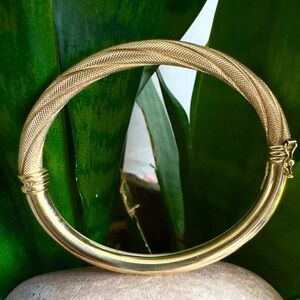 18k Bangle Bracelet